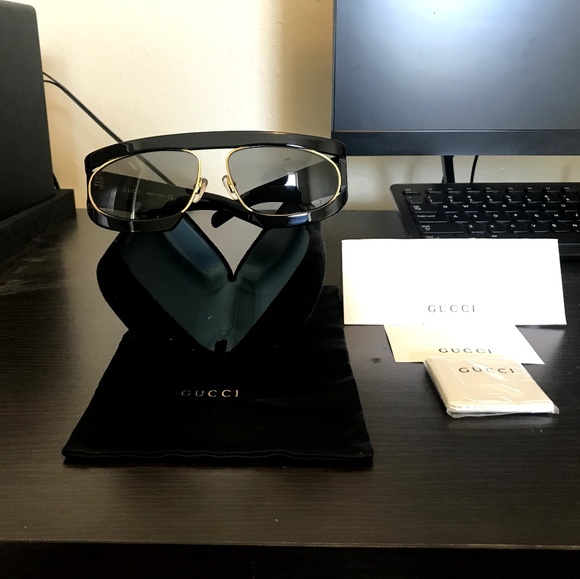 Gucci Sunglasses - Picture 8 of 8